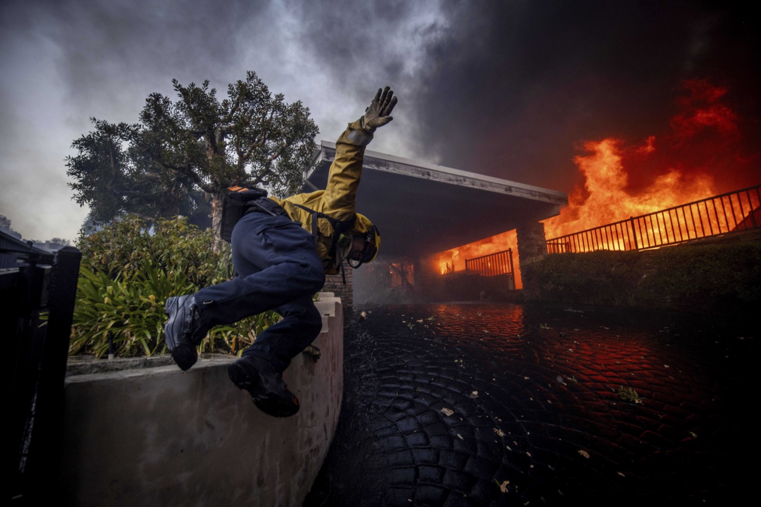 First Place - 2025 Domestic (U.S.) Spot News Picture Story (Excerpt)